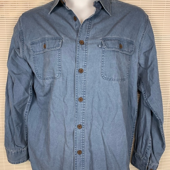 Clear Water Outfitters blue chambray button up men’s shirt size Large - Picture 3 of 10